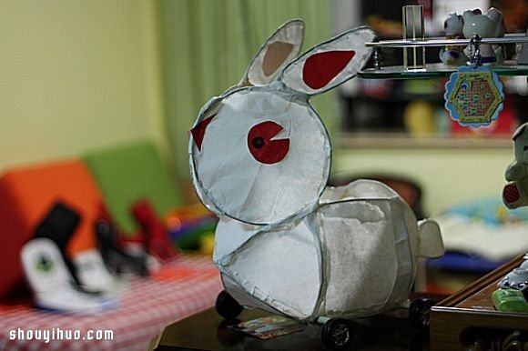元宵節(jié)兔子燈籠制作方法 自制兔子燈的教程 - www.iyw0659.cn