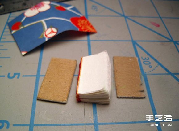 自制迷你本子DIY圖解 可愛小本子的做法教程 - www.iyw0659.cn
