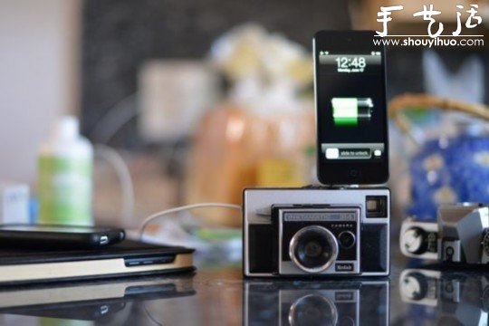 舊相機DIY改裝成iPhone手機充電插座 - www.iyw0659.cn