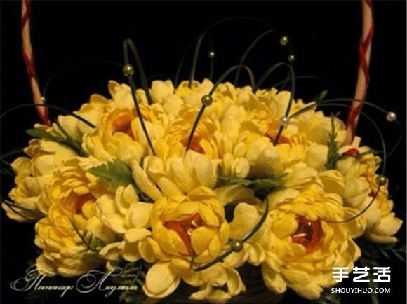皺紋紙菊花的折法圖解 黃菊花的做法過程教程 - www.iyw0659.cn