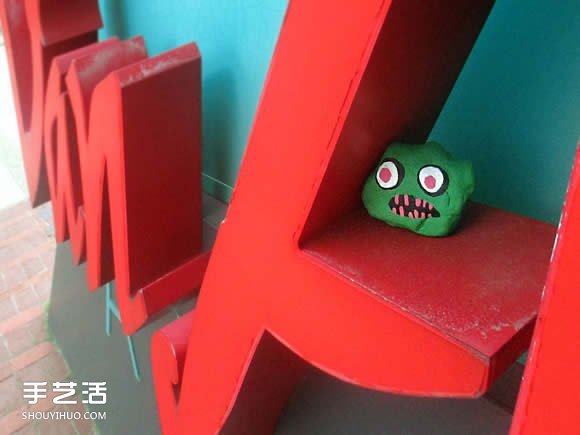 一年畫遍1000顆 讓人想收藏的可愛石頭畫作品 - www.iyw0659.cn