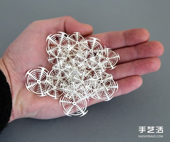 以細(xì)菌、結(jié)晶等為靈感創(chuàng)作的立體紙雕作品 - www.iyw0659.cn