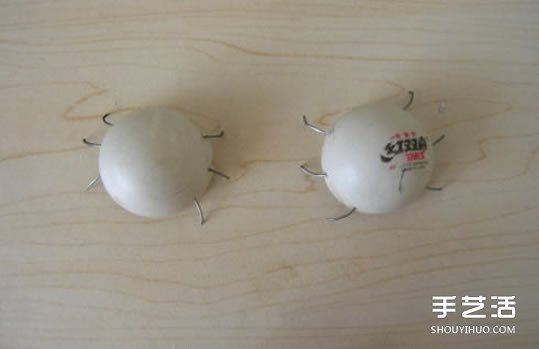 簡單幼兒小手工:乒乓球制作七星瓢蟲的方法 - www.iyw0659.cn