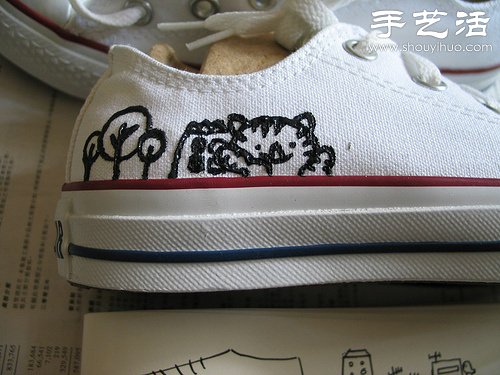 白色帆布鞋手工改造教程 - www.iyw0659.cn