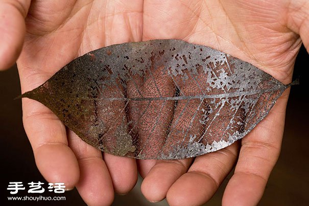 巧奪天工 用刀片切割出如鐵線般細致的紙雕 - www.iyw0659.cn