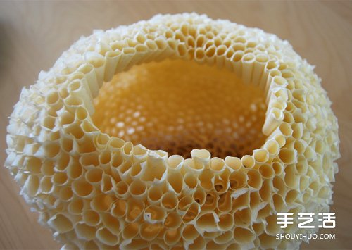 海綿紙手工制作美蜂窩燈罩臺燈的方法教程 - www.iyw0659.cn