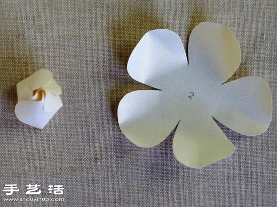 卡紙手工制作梔子花手工花圖解教程 - www.iyw0659.cn