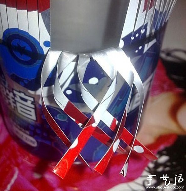 廢棄可樂易拉罐DIY煙灰缸的方法 - www.iyw0659.cn