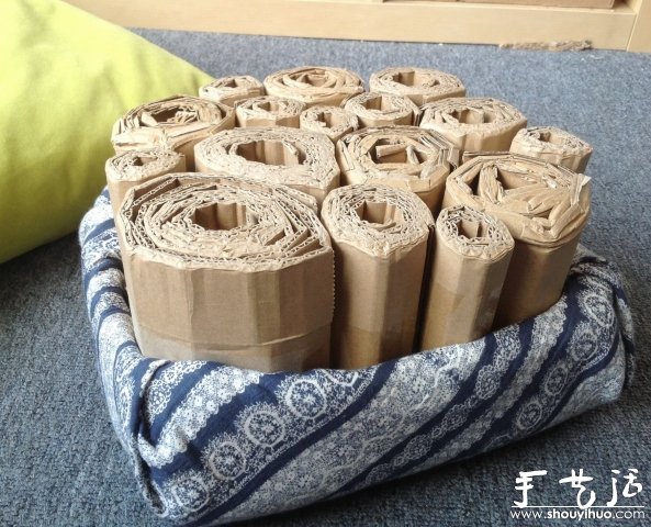 硬紙板手工DIY小凳子的教程 - www.iyw0659.cn