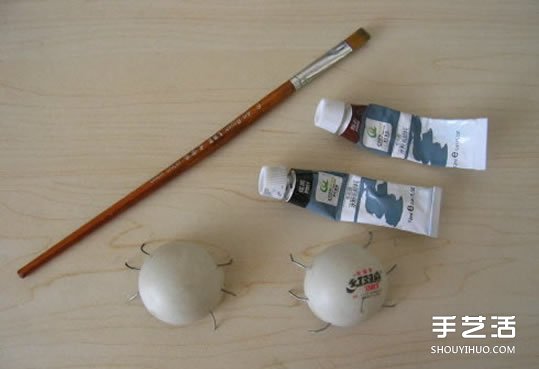 簡單幼兒小手工:乒乓球制作七星瓢蟲的方法 - www.iyw0659.cn