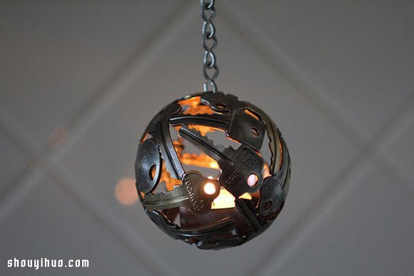無師自通冶煉工藝 把舊鑰匙DIY成裝飾品 - www.iyw0659.cn