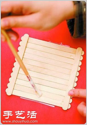 冰棒棍變廢為寶手工制作花籃的方法 - www.iyw0659.cn