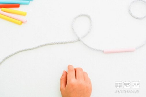 幼兒吸管手工制作 做出節日里漂亮的多彩裝飾 - www.iyw0659.cn