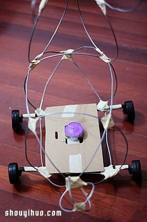 元宵節(jié)兔子燈籠制作方法 自制兔子燈的教程 - www.iyw0659.cn