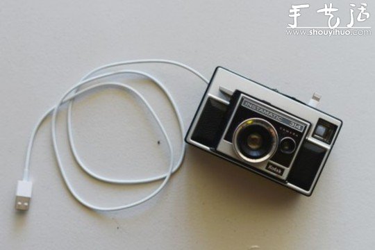 舊相機DIY改裝成iPhone手機充電插座 - www.iyw0659.cn