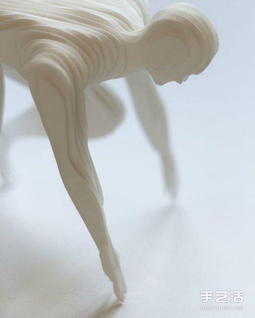 紙雕人偶:一百多張紙層層堆疊成立體紙雕作品 - www.iyw0659.cn