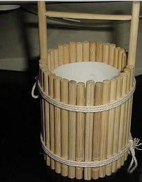 一次性筷子變廢為寶手工制作小水桶 - www.iyw0659.cn