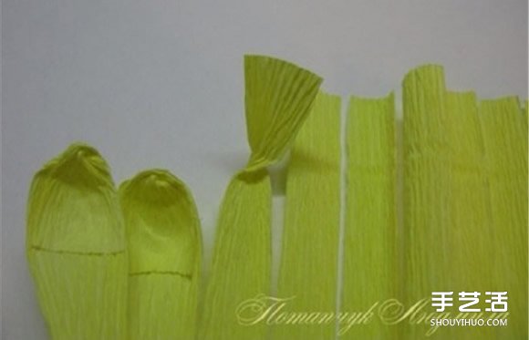 皺紋紙菊花的折法圖解 黃菊花的做法過程教程 - www.iyw0659.cn