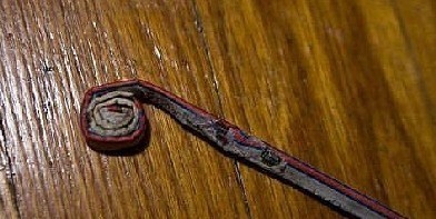 舊報紙廢物利用DIY制作的鍋墊 - www.iyw0659.cn