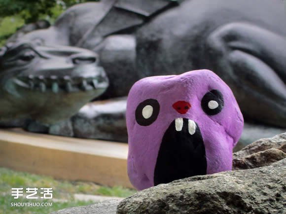 一年畫遍1000顆 讓人想收藏的可愛石頭畫作品 - www.iyw0659.cn