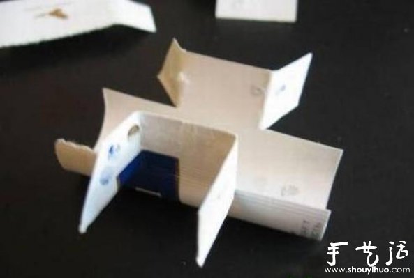 煙盒手工DIY紙模飛機的教程 - www.iyw0659.cn