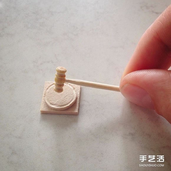 她辭退律師工作 只為完成制作微型家具的夢想 - www.iyw0659.cn