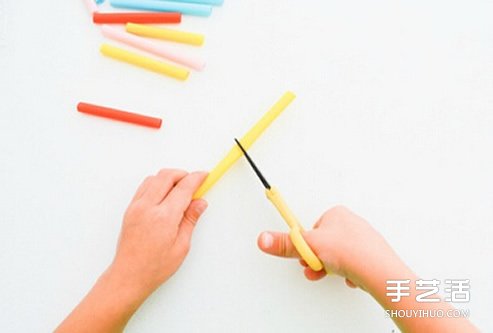 幼兒吸管手工制作 做出節日里漂亮的多彩裝飾 - www.iyw0659.cn