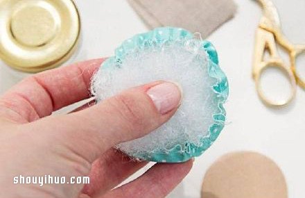廢棄玻璃罐DIY制作可愛針插的方法步驟 - www.iyw0659.cn