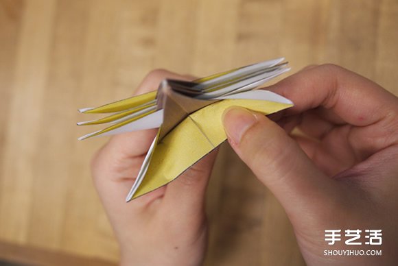 太陽花花的折法圖解 手工折紙?zhí)柣ǖ倪^程 - www.iyw0659.cn