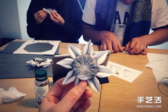 太陽花花的折法圖解 手工折紙?zhí)柣ǖ倪^程 - www.iyw0659.cn