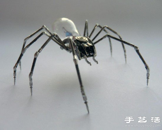 手表零部件+舊燈泡 牛人DIY機械昆蟲軍團 - www.iyw0659.cn