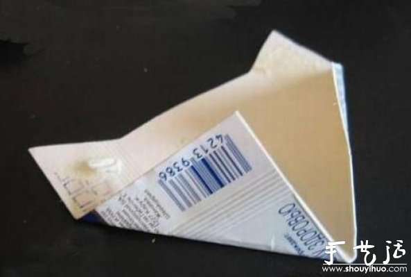 煙盒手工DIY紙模飛機的教程 - www.iyw0659.cn