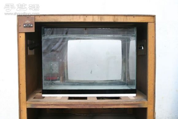 舊電視手工DIY改造懷舊魚缸水族箱圖解教程 - www.iyw0659.cn