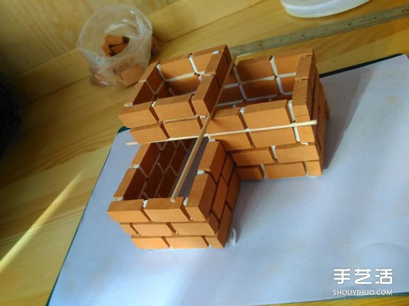 將花壇搬到桌子上!利用廢磚頭DIY制作花盆 - www.iyw0659.cn