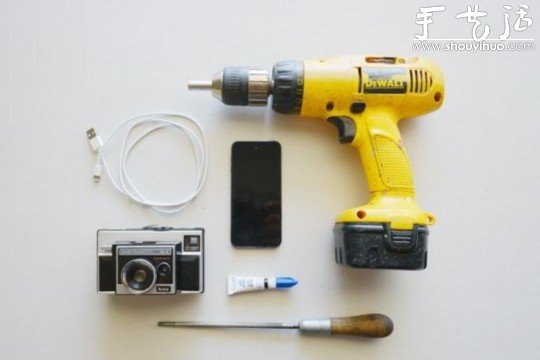 舊相機DIY改裝成iPhone手機充電插座 - www.iyw0659.cn
