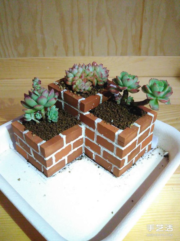 將花壇搬到桌子上!利用廢磚頭DIY制作花盆 - www.iyw0659.cn