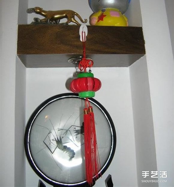 簡易瓶蓋燈籠手工制作教程 瓶蓋做燈籠的方法 - www.iyw0659.cn